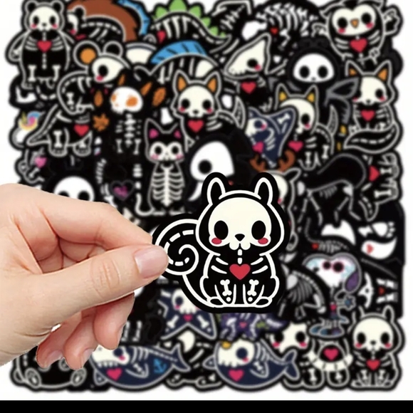 Black and White Cartoon Cat Faces with Skeletons 17 Pack - Picture 4 of 6